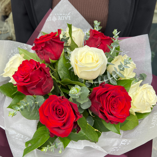 Bouquet with 11 roses